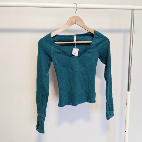 Free People Bit Of Lace Layering Top - Picture 2 of 3